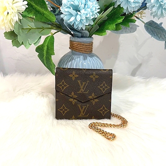 LOUIS VUITTON AUTHENTIC LEATHER V FLAP ELISE WALLET EUC - Picture 2 of 16